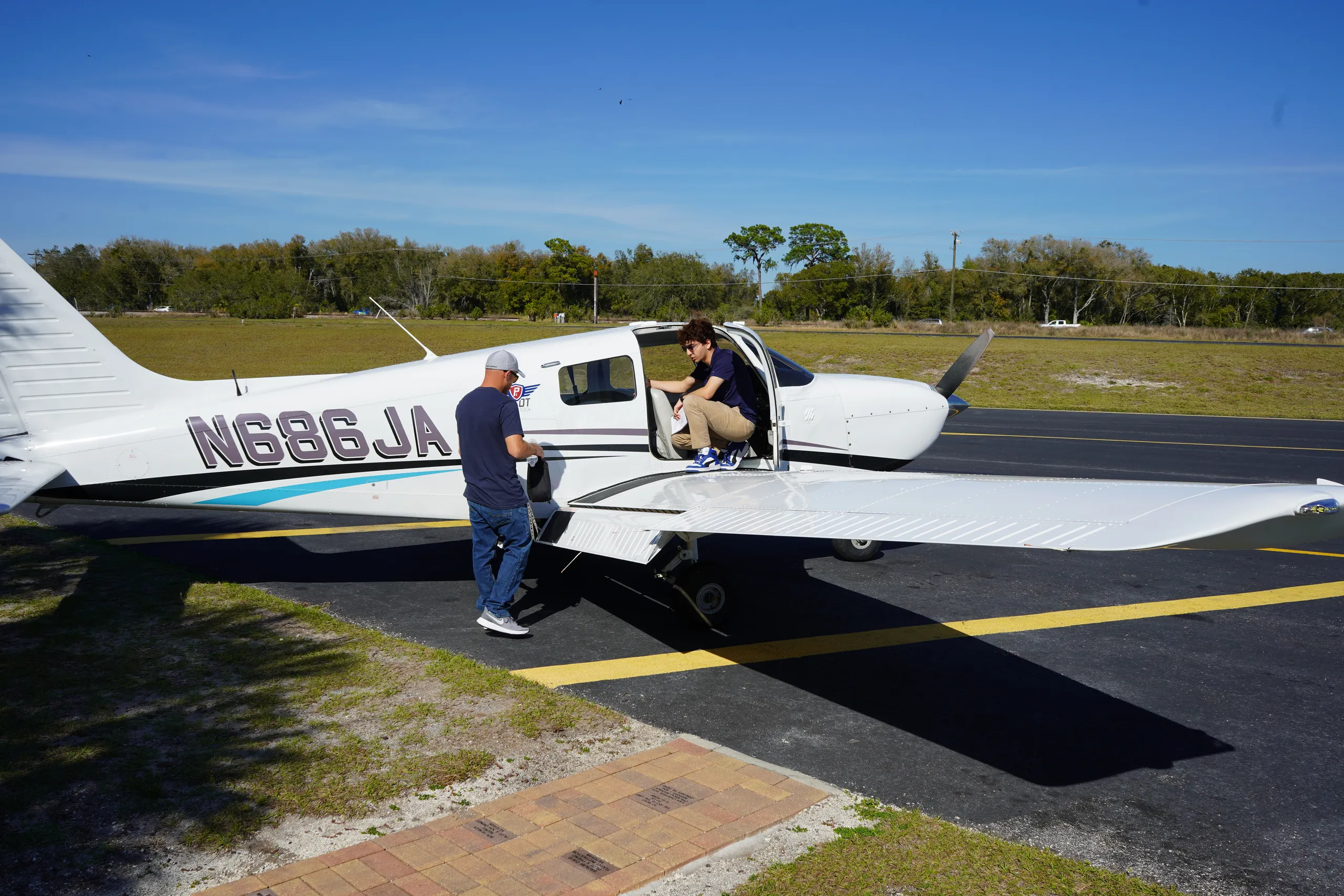 certified flight instructor (cfi) with student